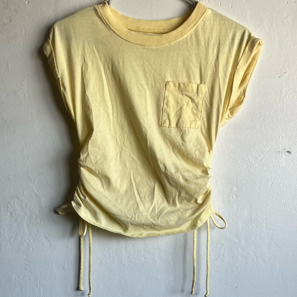 No Boundaries, light yellow shirt. Size small